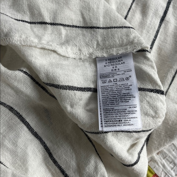 Gap's High Rise Wide-Leg Pants Smooth, lightweight. - Picture 8 of 12